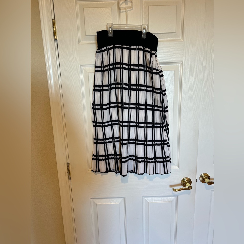 Black and White Pleated Plaid Women's Skirt